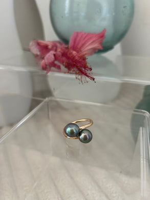 Tahitian pearl bypass ring
