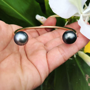 Tahitian pearl cuff