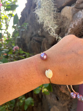 Load image into Gallery viewer, Pikake Edison Pearl Cuff Bracelet