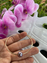 Load image into Gallery viewer, Lush Edison Pearl Bangle 14g