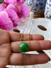 Load image into Gallery viewer, Green Jade necklace