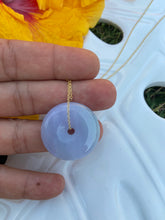 Load image into Gallery viewer, Lavender green Torus Jade Necklace