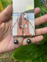 Load image into Gallery viewer, Lina’s tears earrings