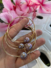Load image into Gallery viewer, Lush Edison Pearl Bangle 12g