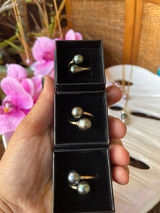 Tahitian pearl bypass rings
