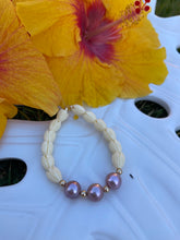 Load image into Gallery viewer, 71/2” vintage Pikake with Edison pearl bracelet